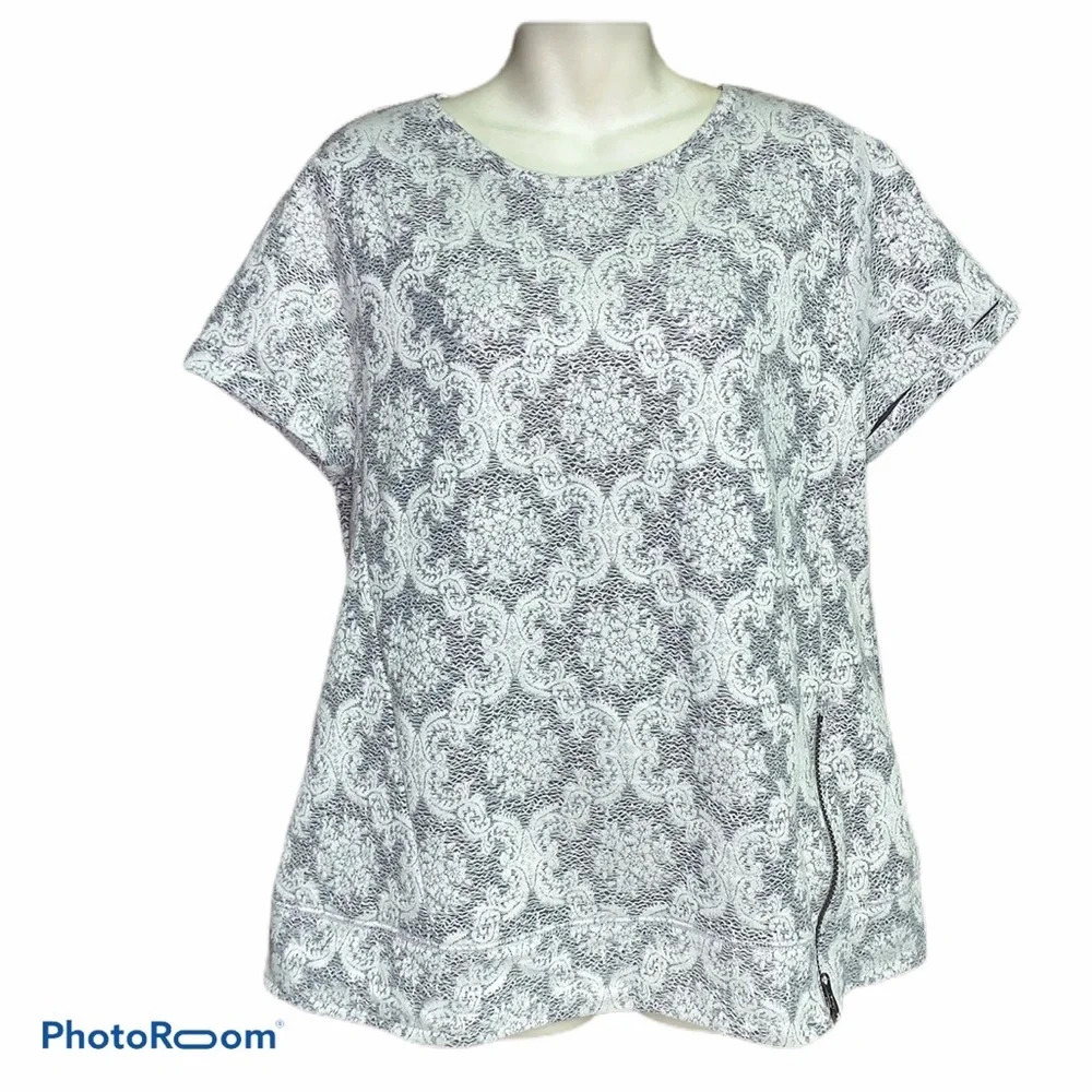 Ruff Hewn Gray and White Blouse size large